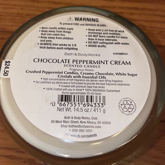 New Bath & Body Works 3- wick Candle: Chocolate Peppermint Cream. - Picture 4 of 5